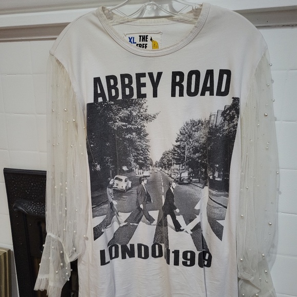 Custom ‘Abbey Road’ Embellished Tee - The Free Banana - Picture 1 of 3